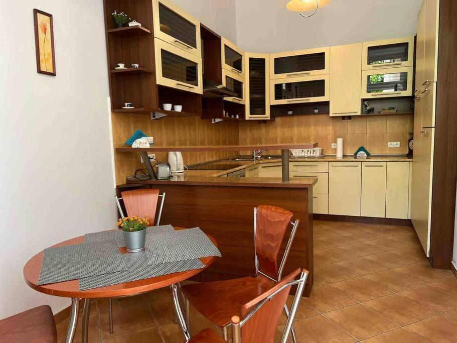 Grodzka / Apartment With Balcony クラクフ エクステリア 写真